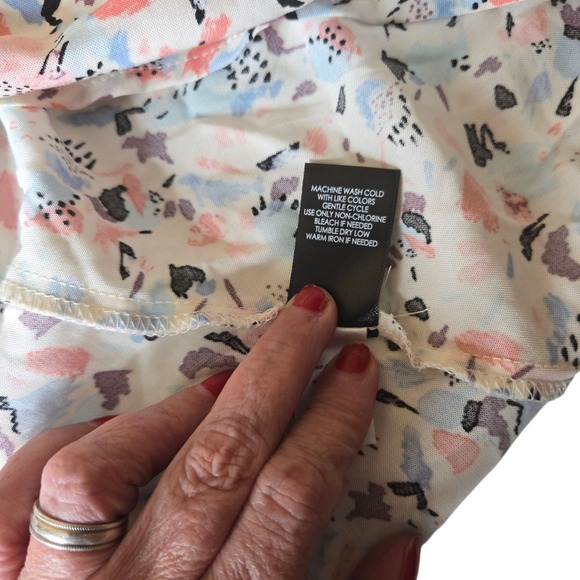 Torrid Womens Top 1X NWT Ruffle Lace Trim V-Neck Sleeveless Blouse Romantic - Picture 11 of 11